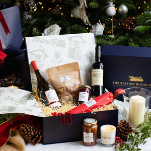 Station House Christmas Wine Gift Box